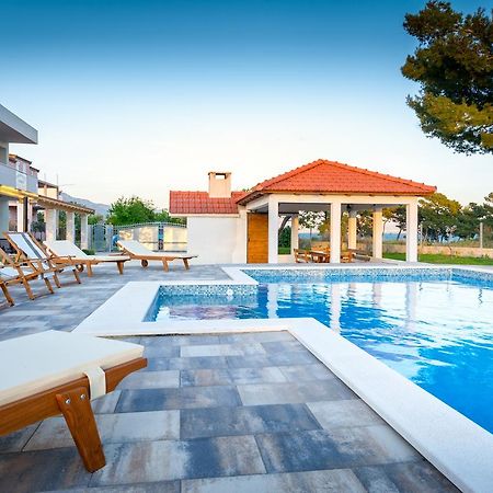 Villa Apartments Marko & Simun Kaštela エクステリア 写真