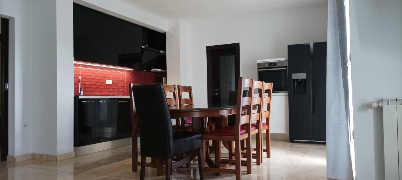 Villa Apartments Marko & Simun Kaštela エクステリア 写真