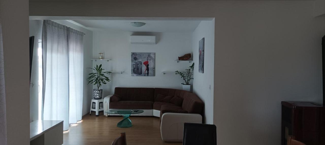 Villa Apartments Marko & Simun Kaštela エクステリア 写真
