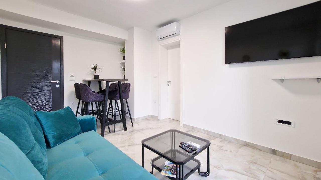 Villa Apartments Marko & Simun Kaštela エクステリア 写真