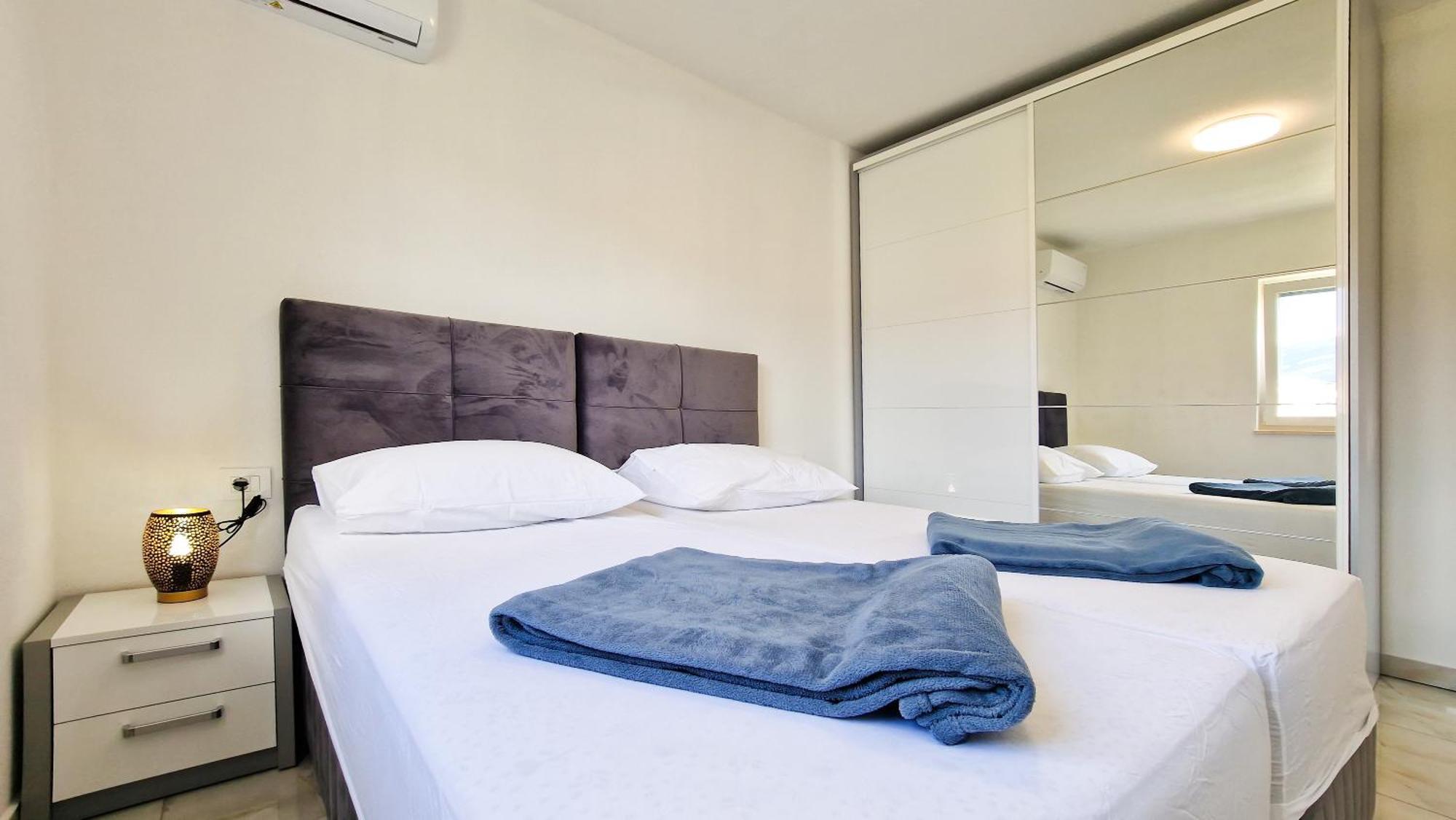Villa Apartments Marko & Simun Kaštela エクステリア 写真