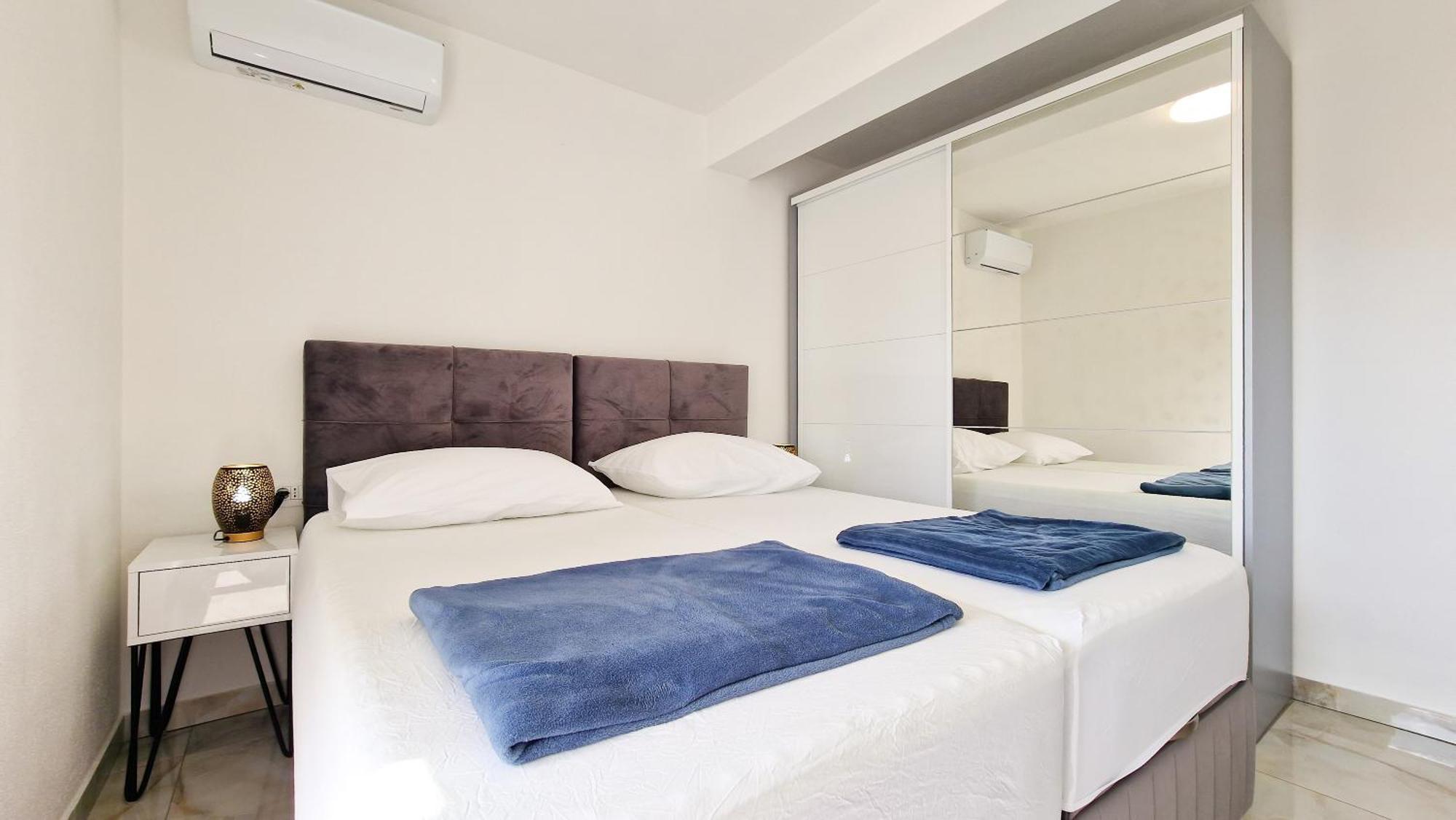 Villa Apartments Marko & Simun Kaštela エクステリア 写真