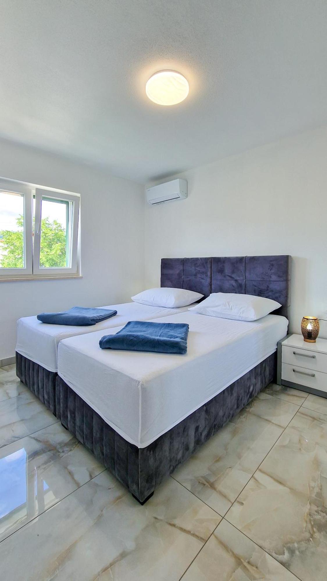 Villa Apartments Marko & Simun Kaštela エクステリア 写真