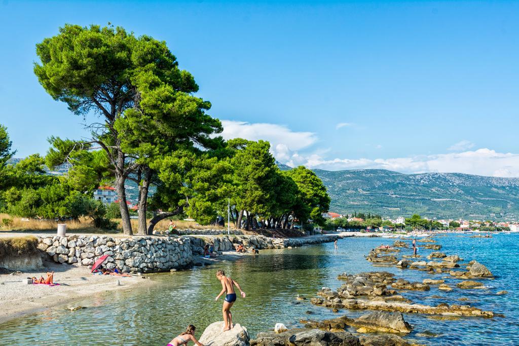 Villa Apartments Marko & Simun Kaštela エクステリア 写真