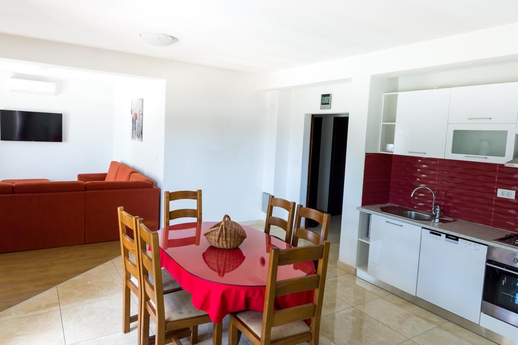 Villa Apartments Marko & Simun Kaštela エクステリア 写真
