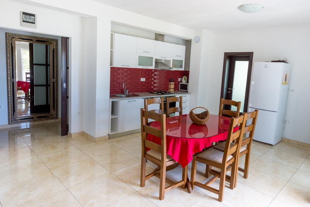 Villa Apartments Marko & Simun Kaštela エクステリア 写真