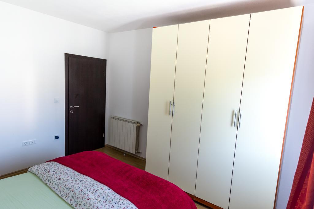 Villa Apartments Marko & Simun Kaštela エクステリア 写真