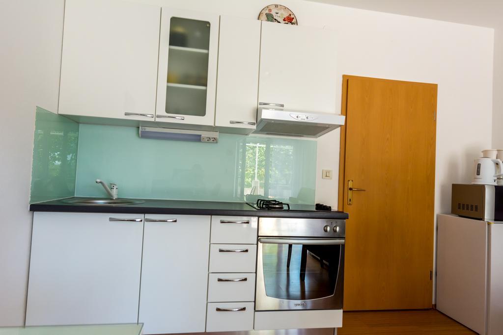 Villa Apartments Marko & Simun Kaštela エクステリア 写真