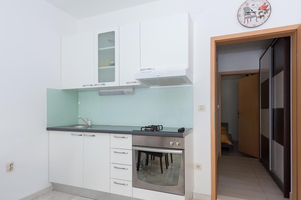 Villa Apartments Marko & Simun Kaštela エクステリア 写真