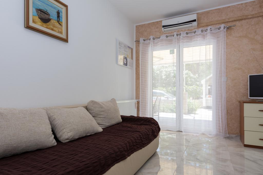 Villa Apartments Marko & Simun Kaštela エクステリア 写真