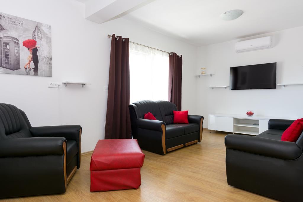 Villa Apartments Marko & Simun Kaštela エクステリア 写真