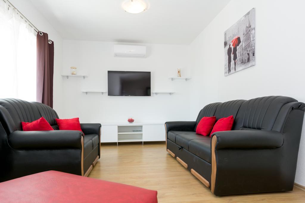 Villa Apartments Marko & Simun Kaštela エクステリア 写真