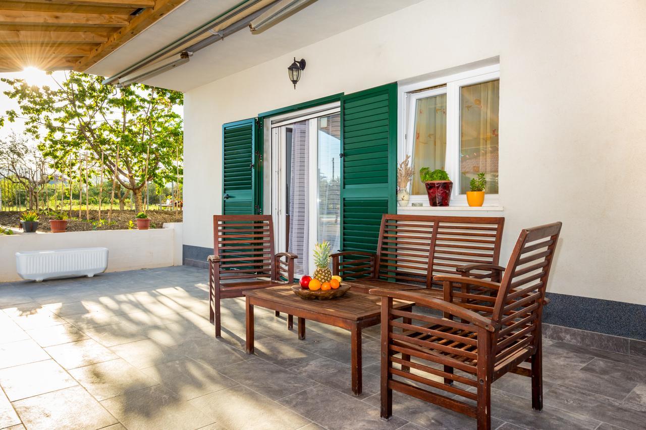 Villa Apartments Marko & Simun Kaštela エクステリア 写真