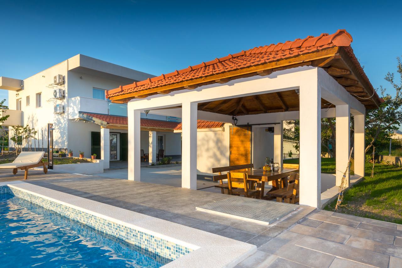 Villa Apartments Marko & Simun Kaštela エクステリア 写真