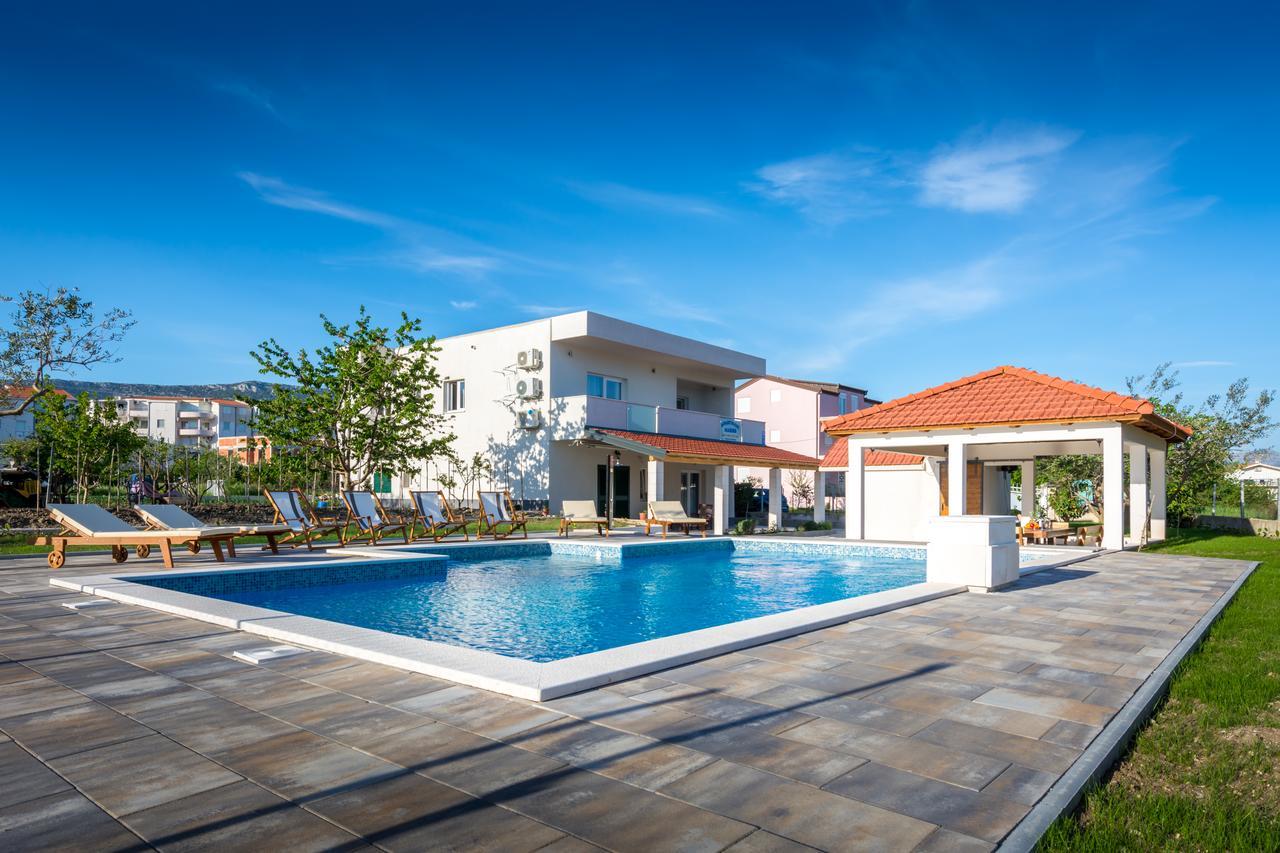 Villa Apartments Marko & Simun Kaštela エクステリア 写真