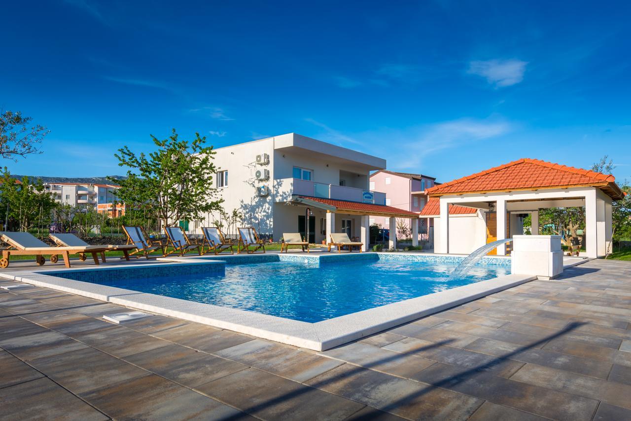 Villa Apartments Marko & Simun Kaštela エクステリア 写真