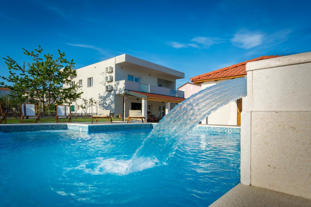 Villa Apartments Marko & Simun Kaštela エクステリア 写真